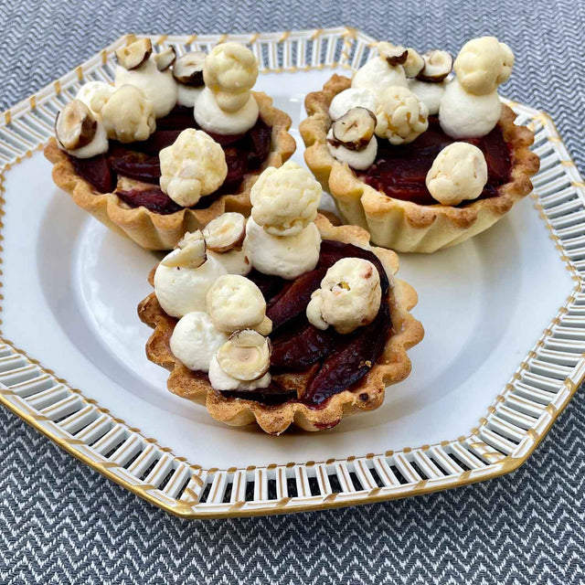 Zwetschgen Tartelettes mit Marzipan und Popcorn