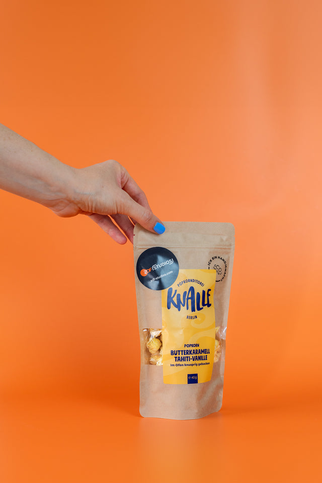 Knalle Tüten mit eigenem Sticker als Werbegeschenk